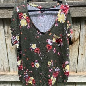 Torrid Green Floral V Neck Tee Size 4